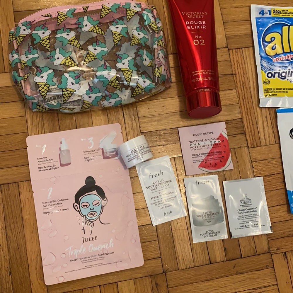 Victoria Secret Rouge Elixir Beauty Kit - Picture 3 of 5
